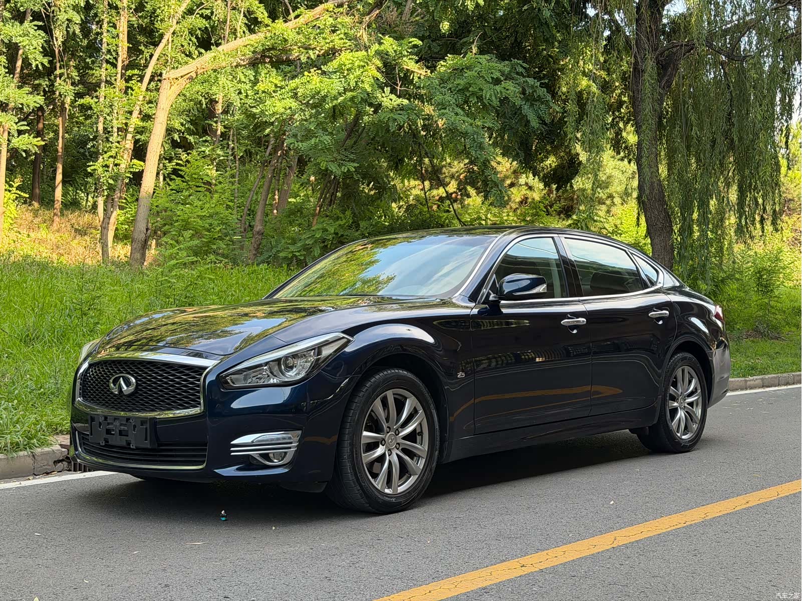 Infiniti Q70