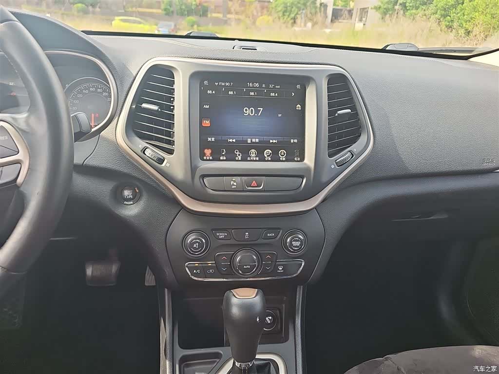 Jeep Cherokee, 2016 6