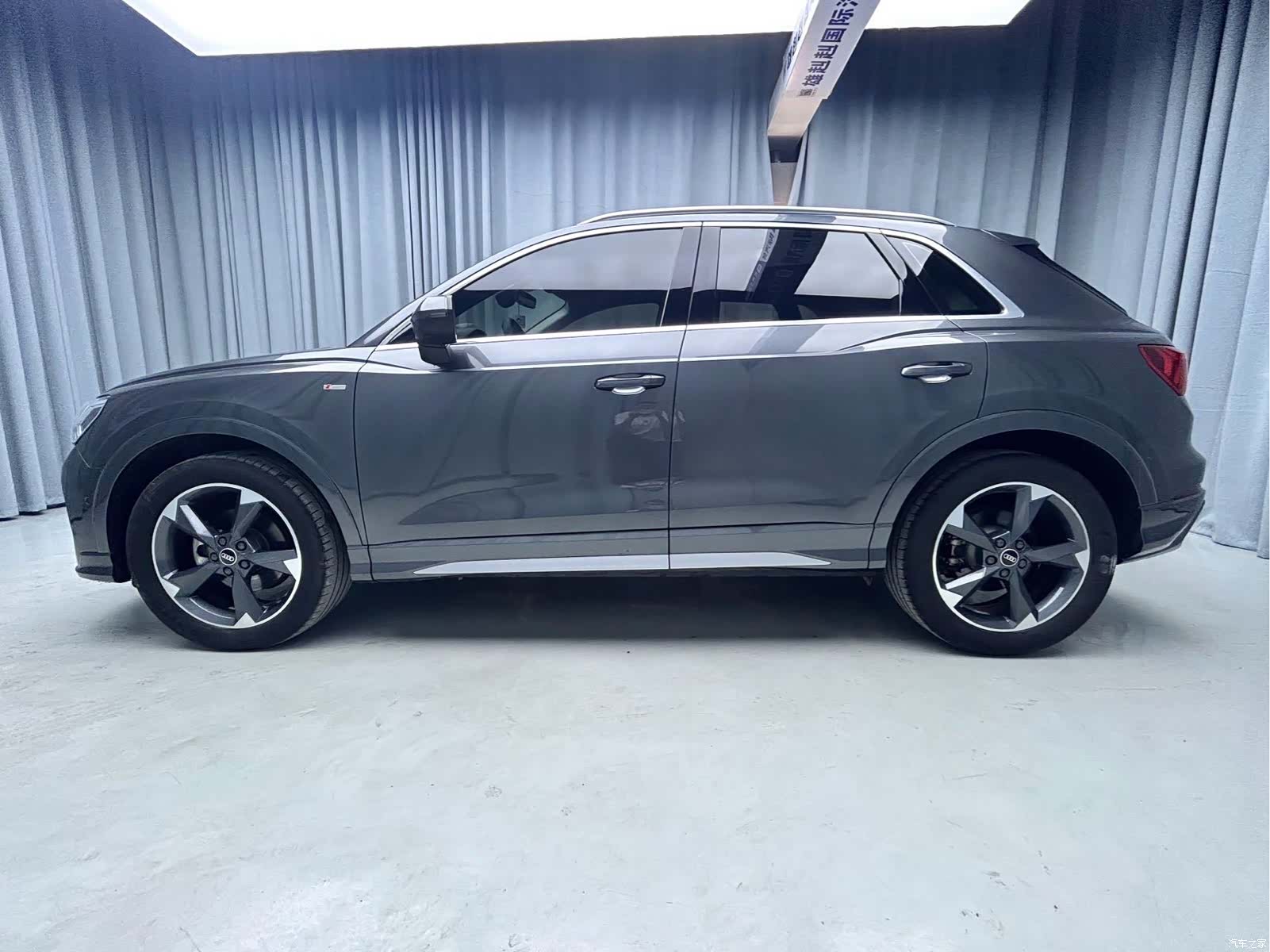 Audi Q3, 2022 4