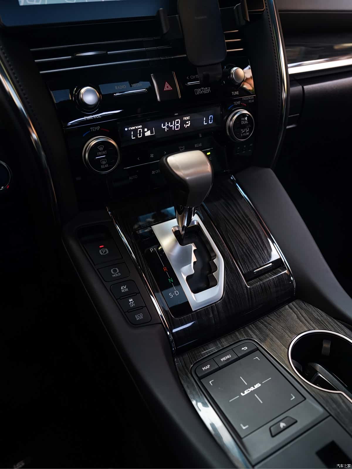 Lexus LM, 2021 19