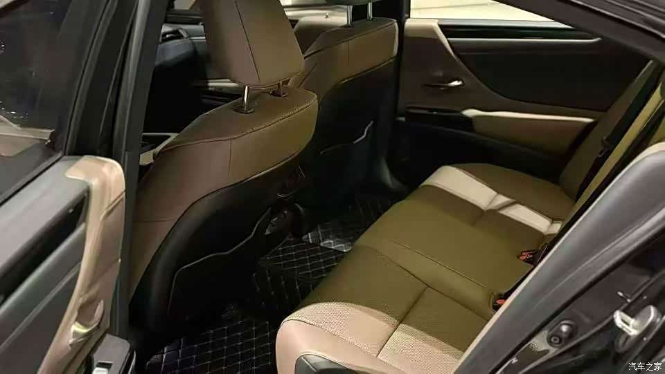 Lexus ES, 2023 3