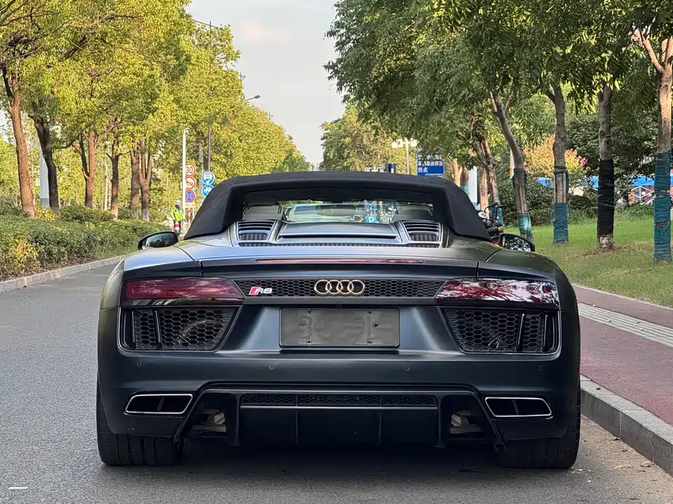 Audi R8