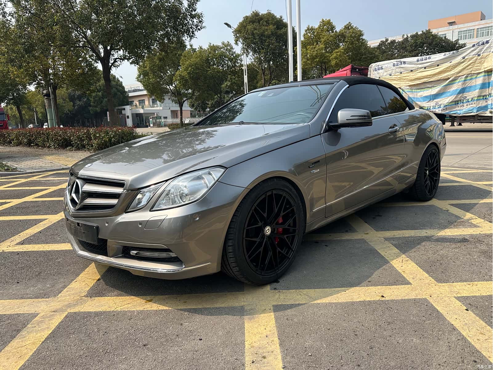 Mercedes-Benz E-Class, 2011 1