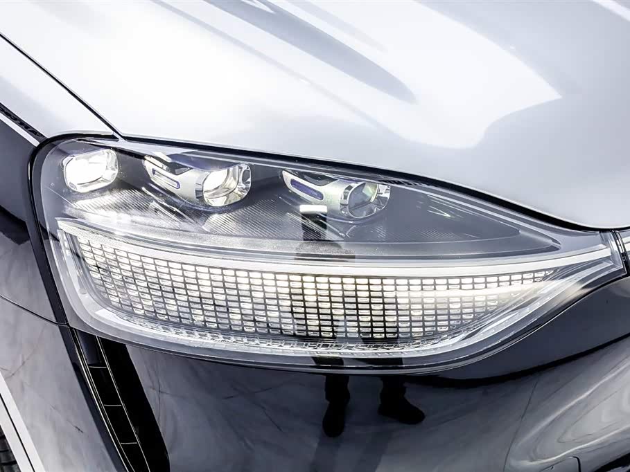 AITO Ask the world M9