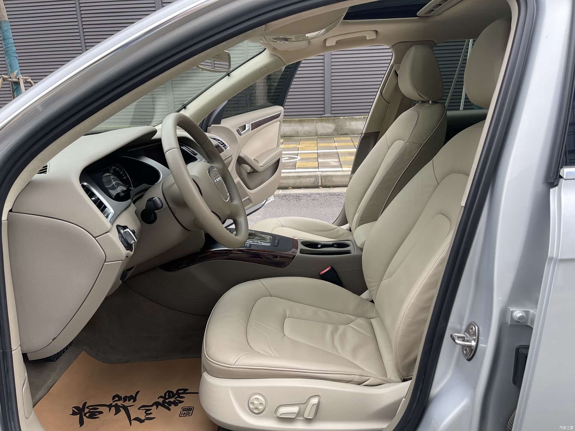 Audi A4L, 2010 6