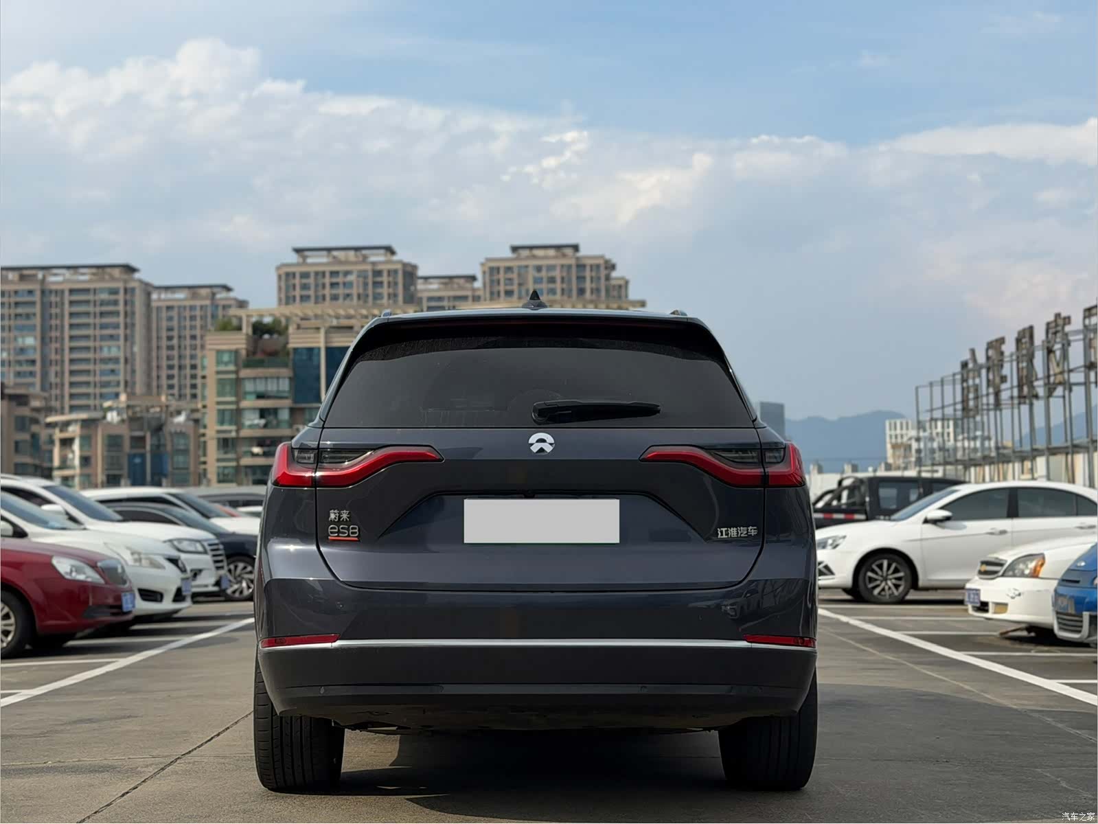 NIO ES8, 2021 8