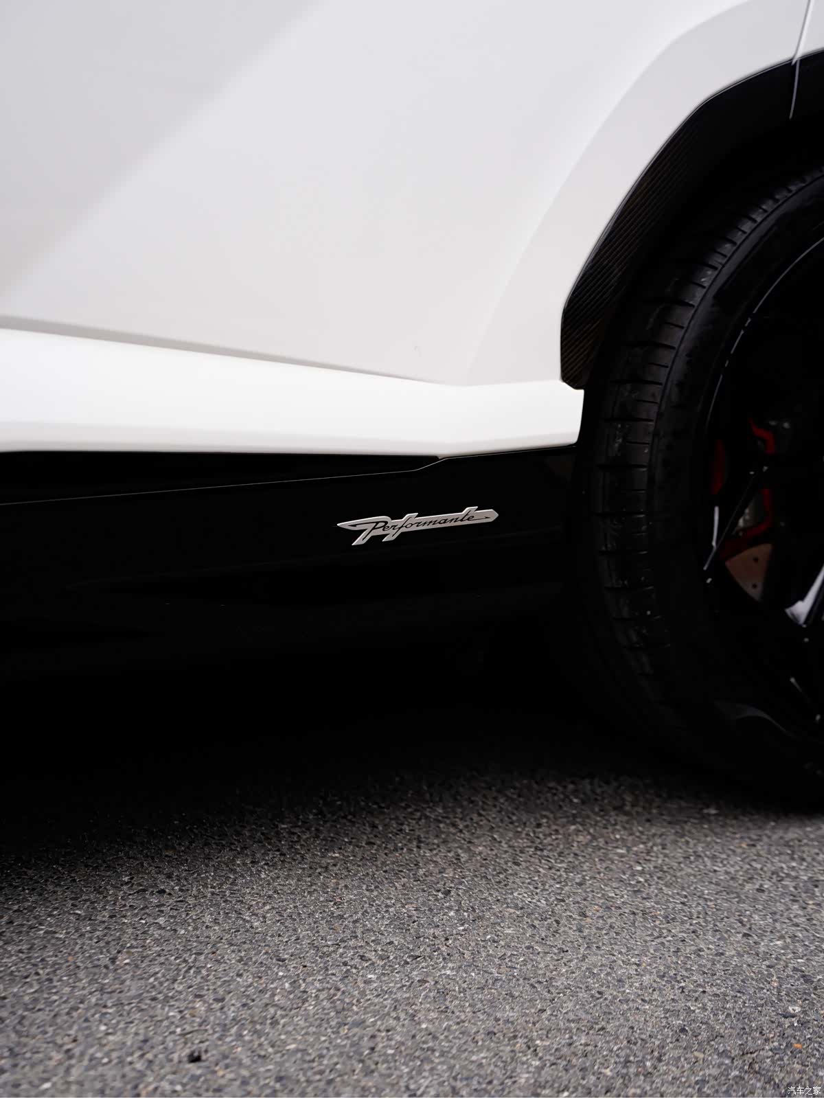 Lamborghini Urus, 2023 14