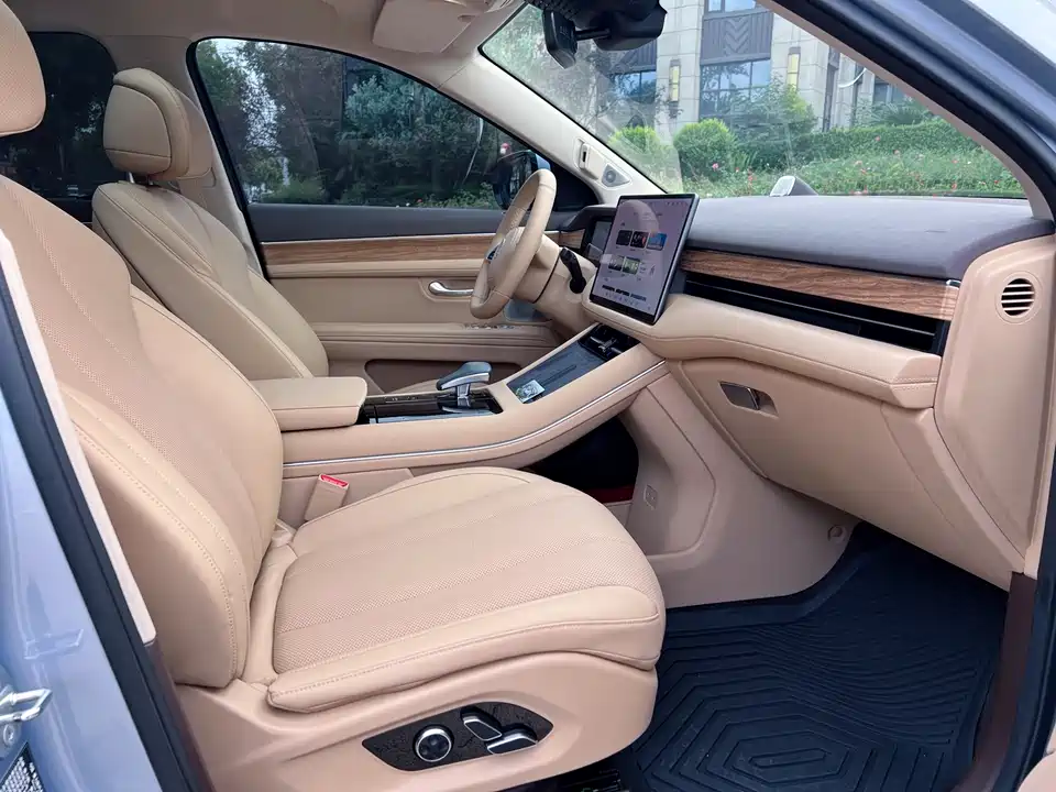 AITO Ask the world M7