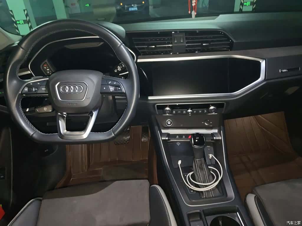 Audi Q3, 2022 все фото