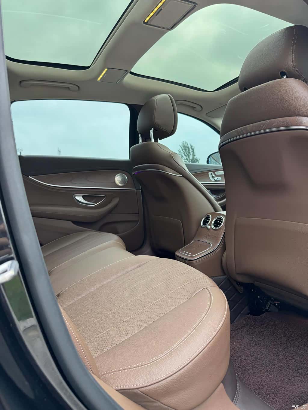 Mercedes-Benz E-Class, 2023 8