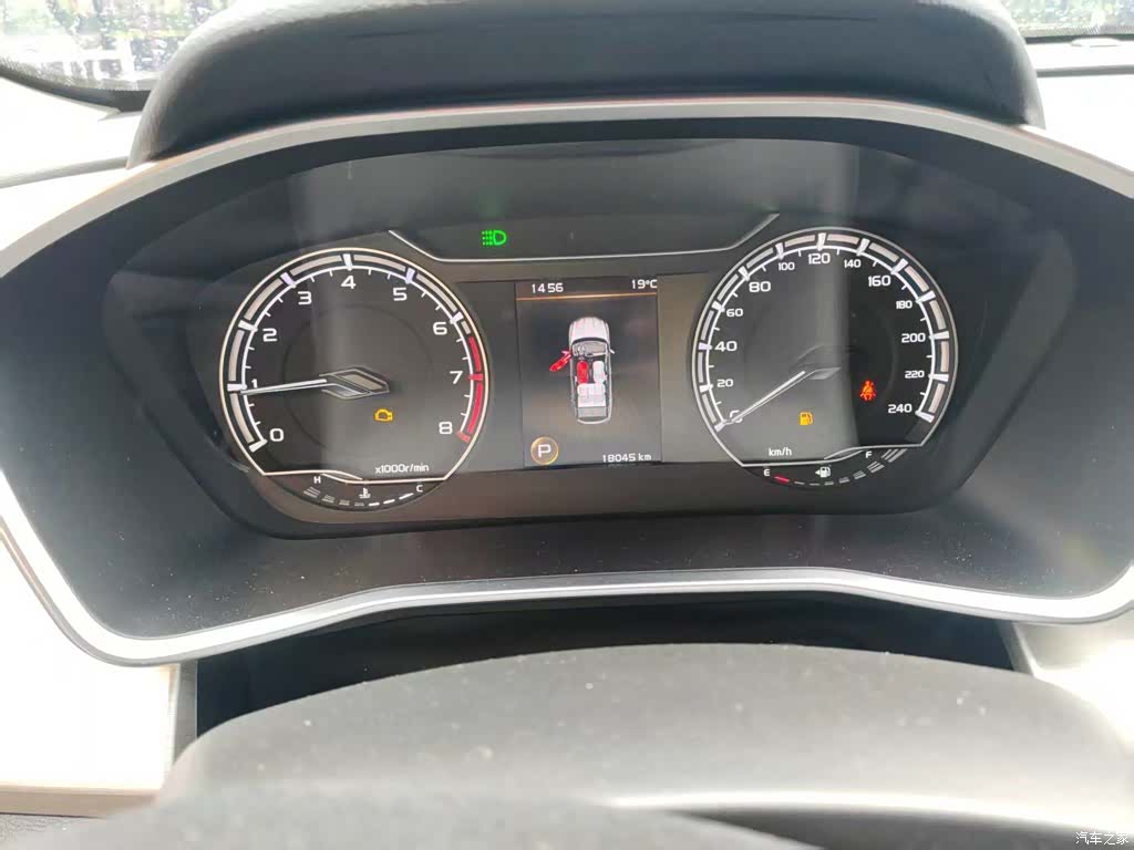 Geely Coolray, 2023 4