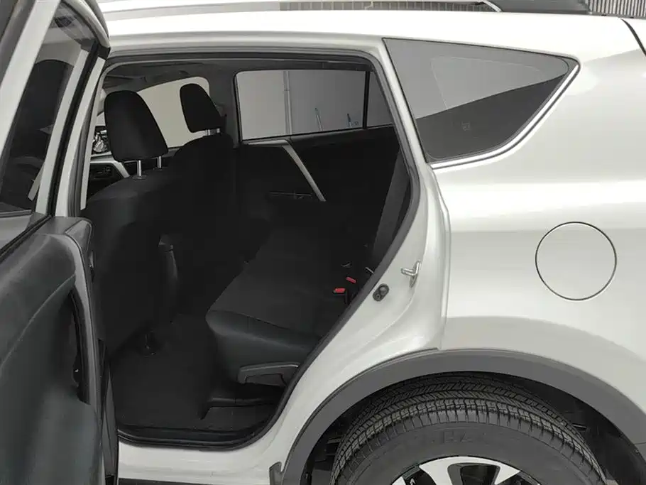 Toyota RAV4 Rongfang