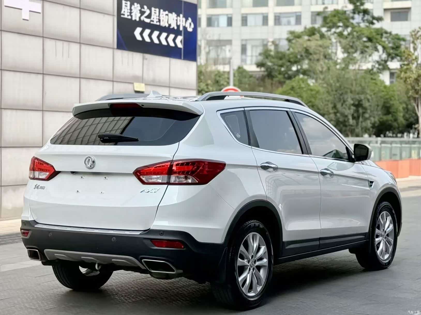 DongFeng AX7, 2016 9