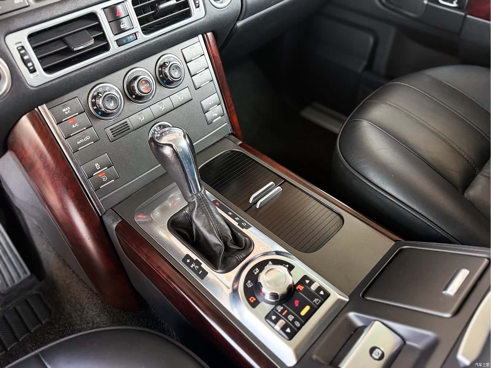 Land Rover Range Rover, 2011 10