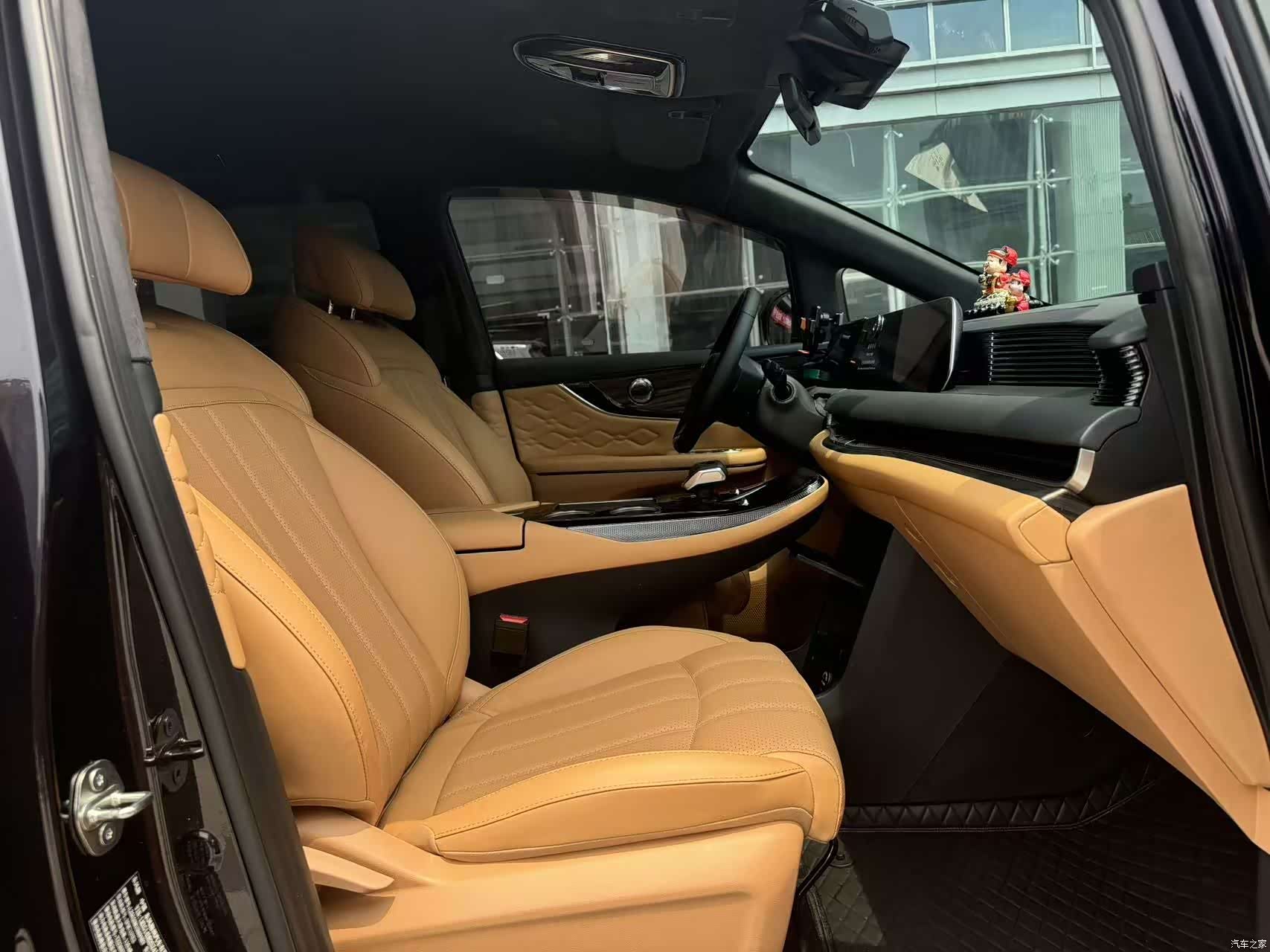 DongFeng V9, 2025 9