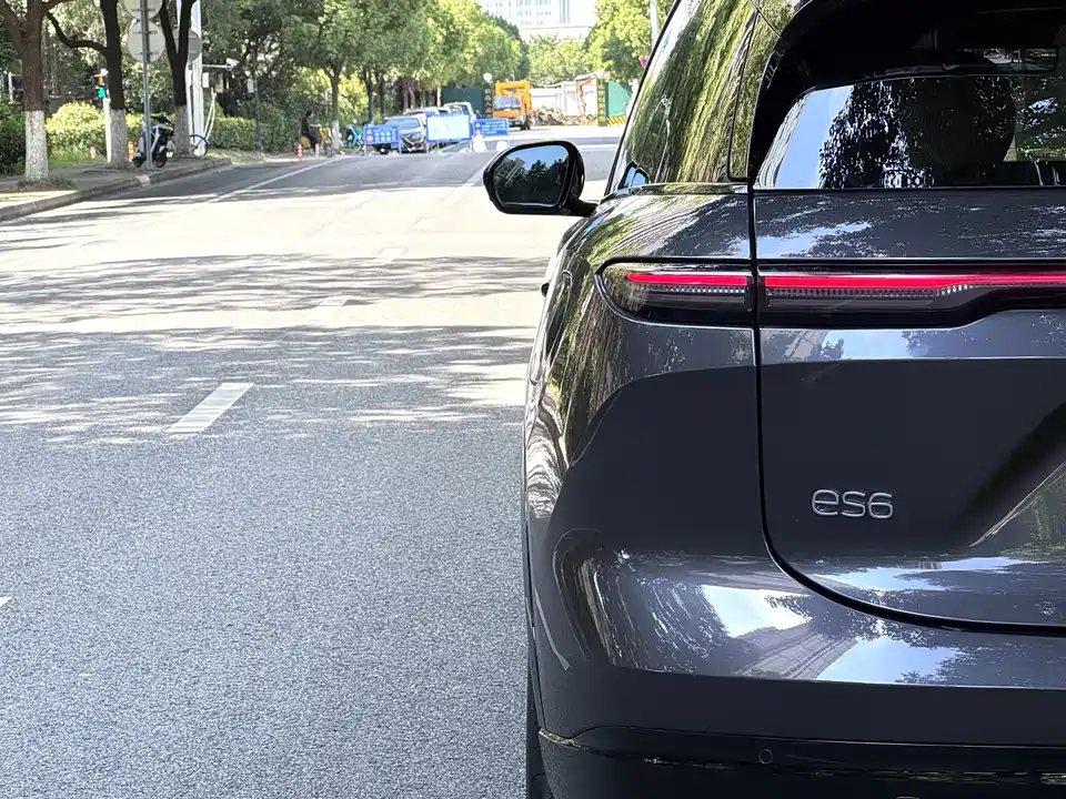 NIO ES6