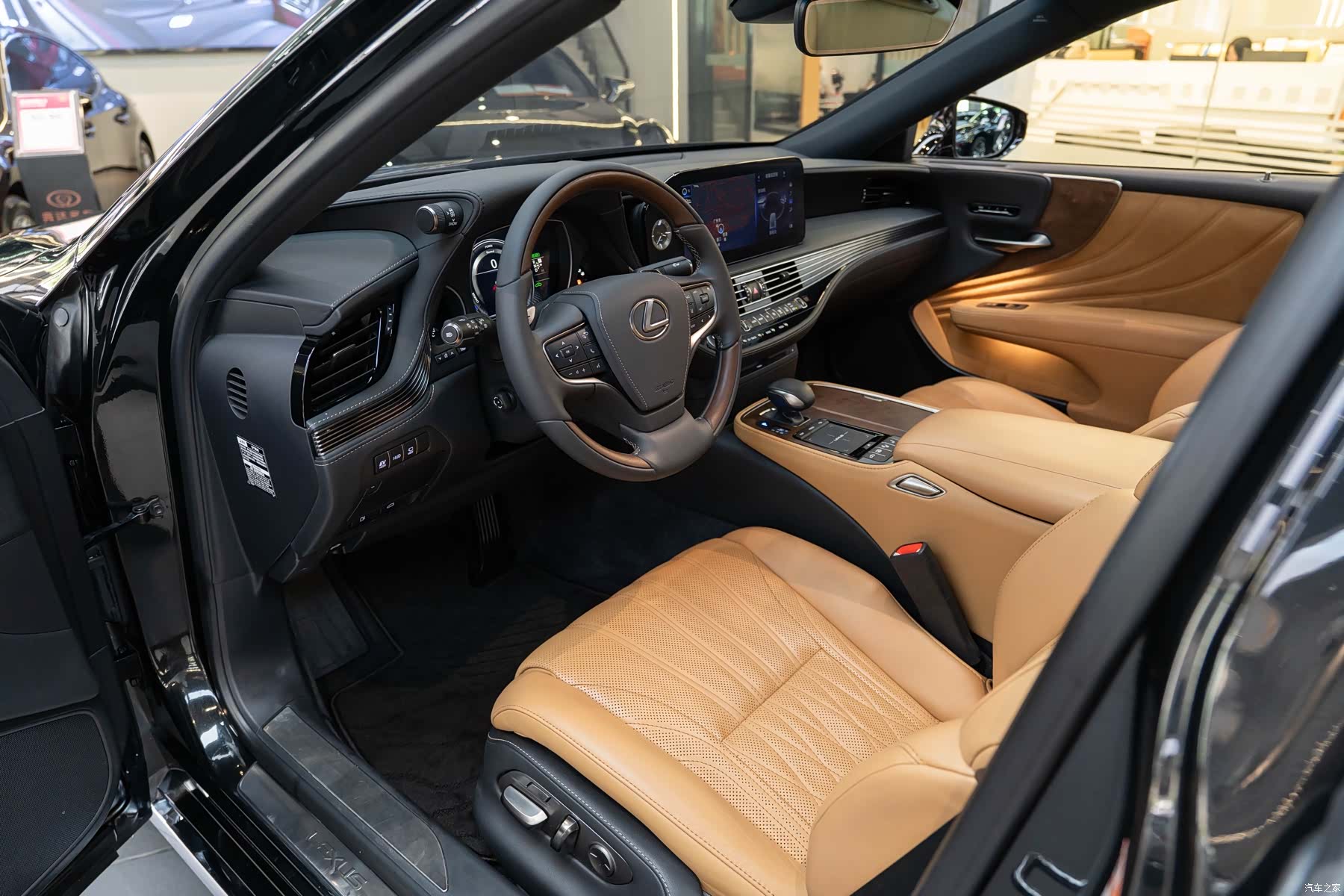 Lexus LS, 2021 9