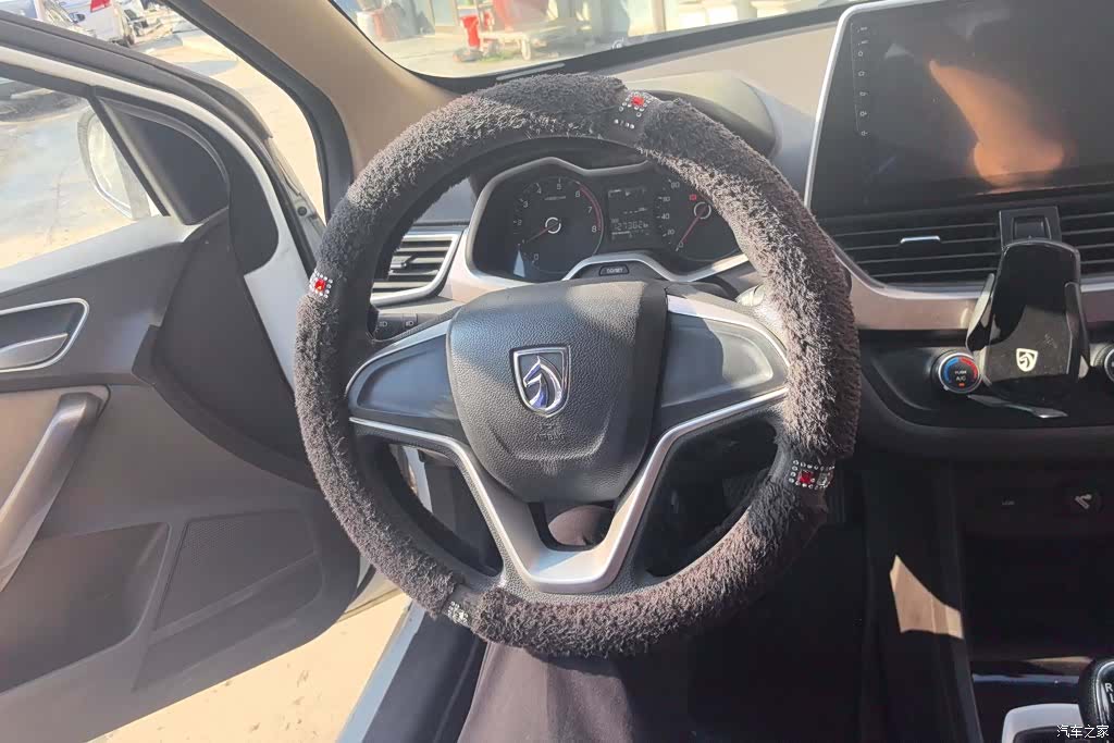 Wuling 310W, 2018 15