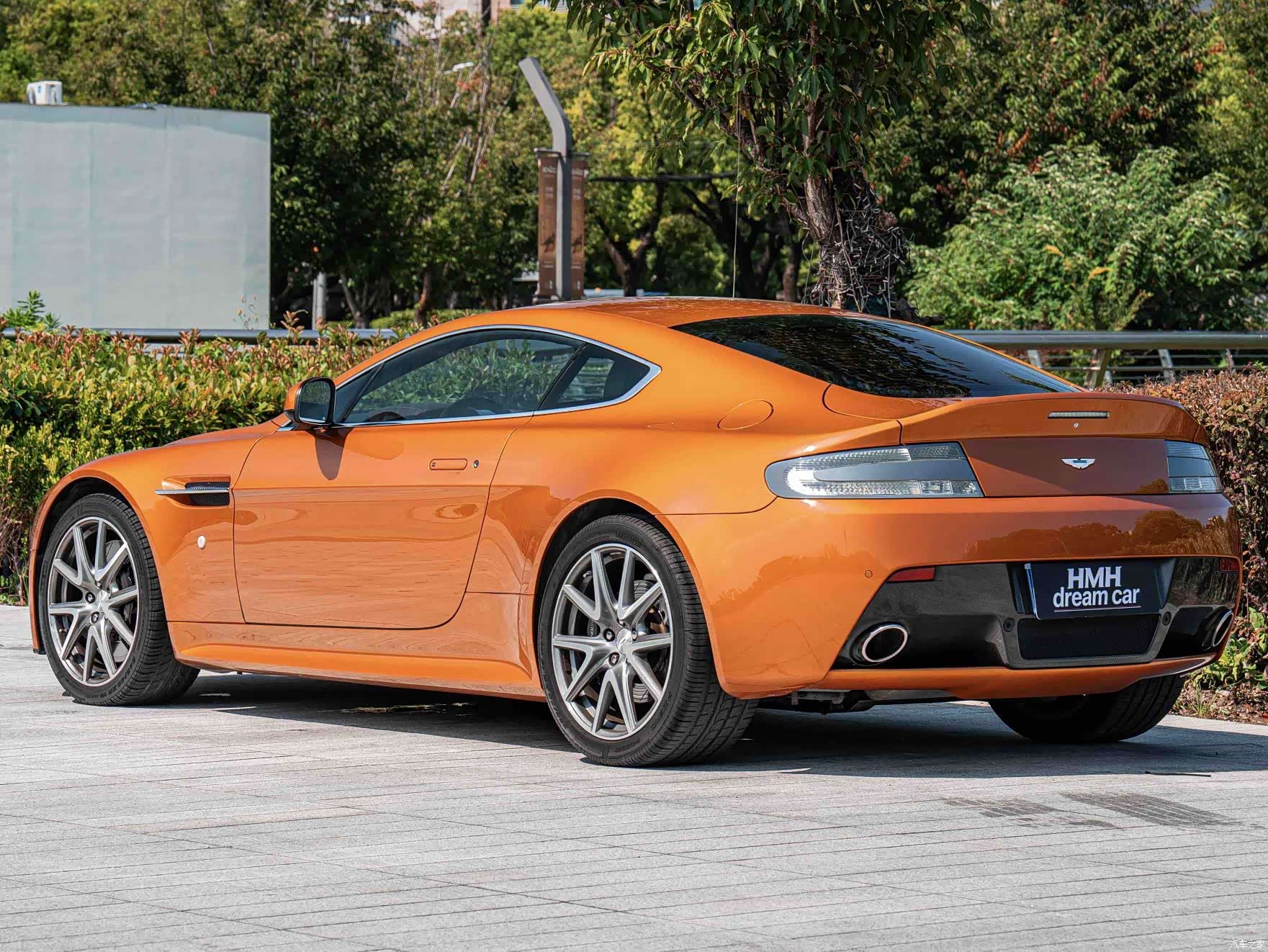 Aston Martin Vantage, 2014 10