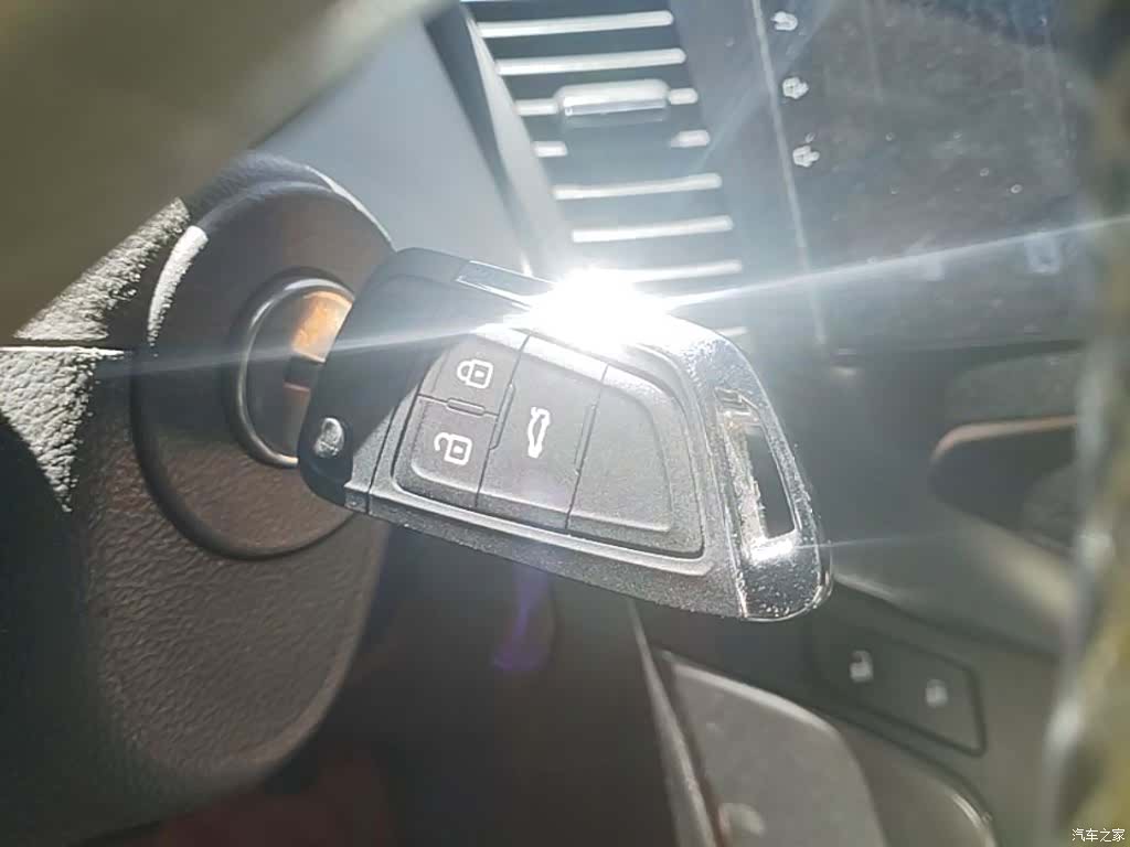Chevrolet SE, 2016 15