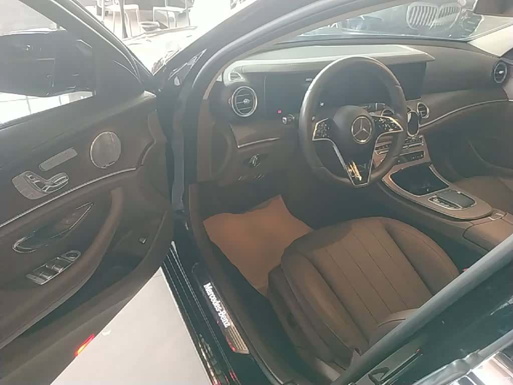 Mercedes-Benz E-Class, 2023 16