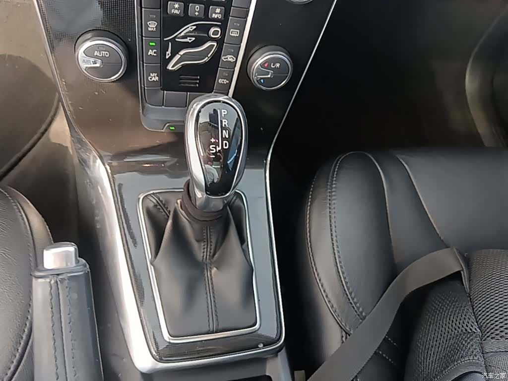 Volvo V40, 2018 14