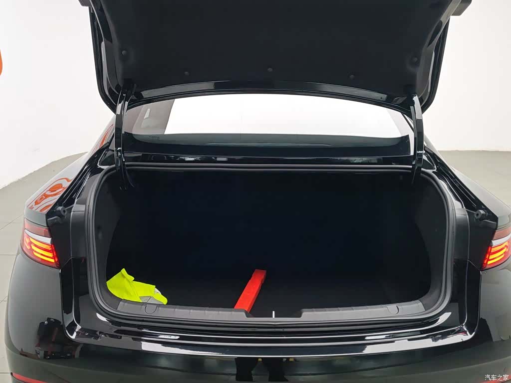 Geely Preface, 2026 16