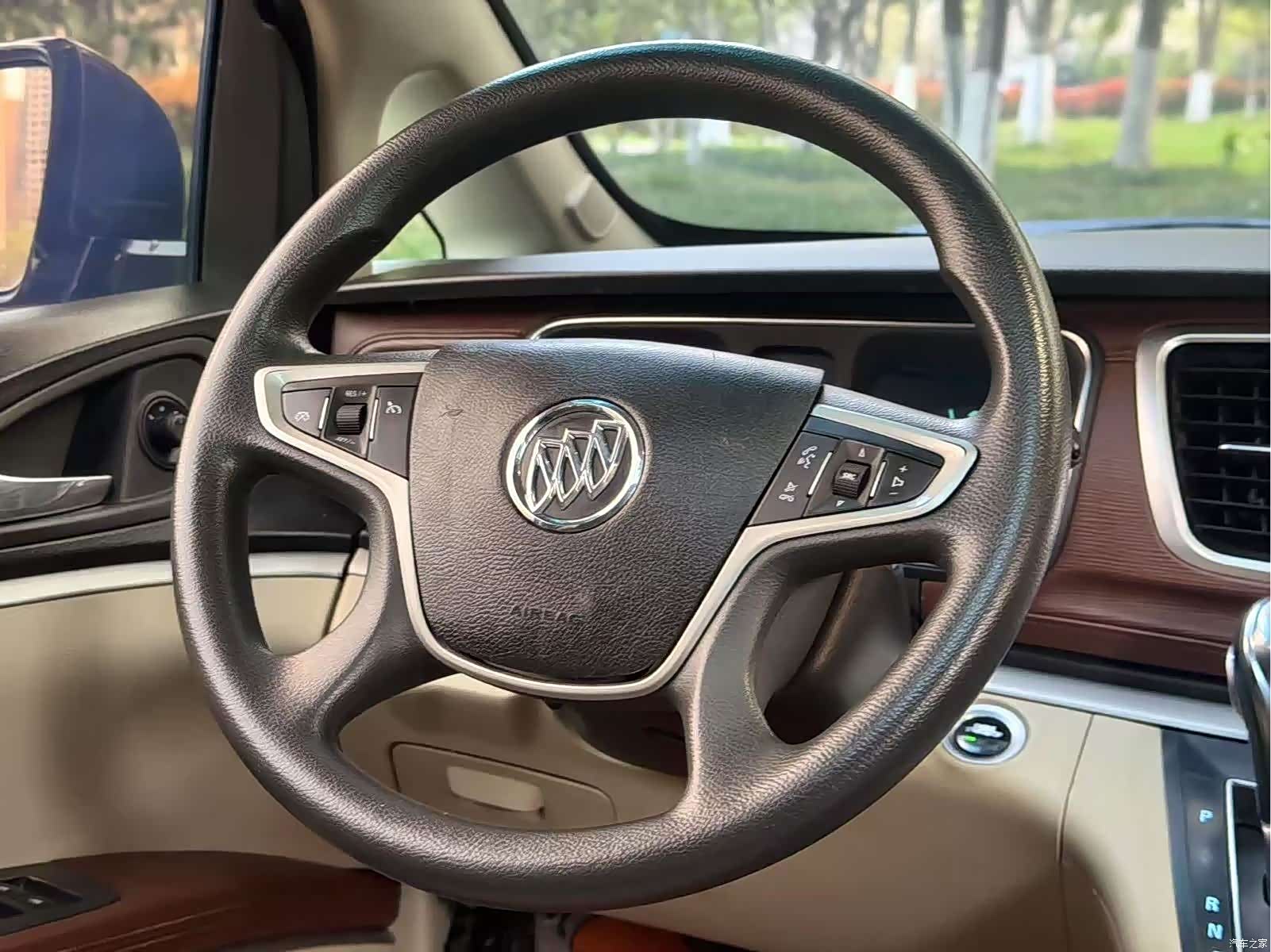 Buick GL8, 2016 16