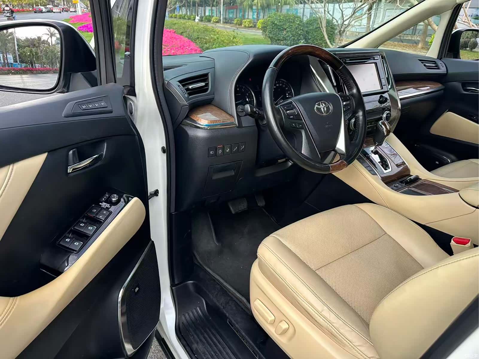 Toyota Alphard, 2017 12