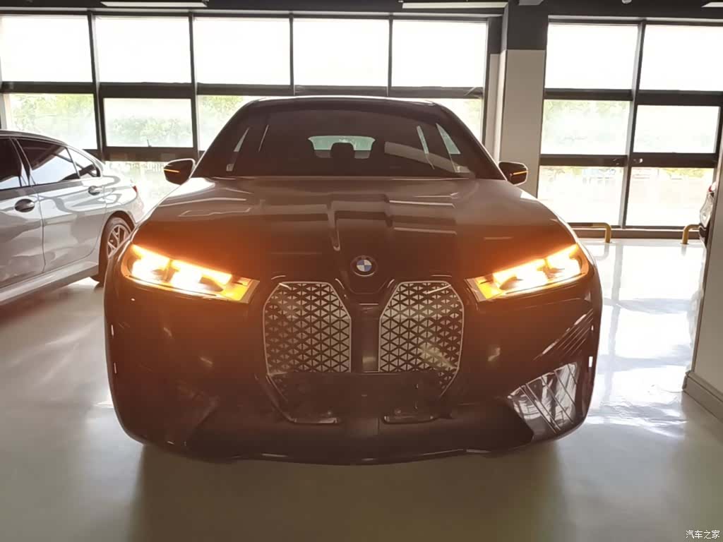 BMW iX, 2024 3