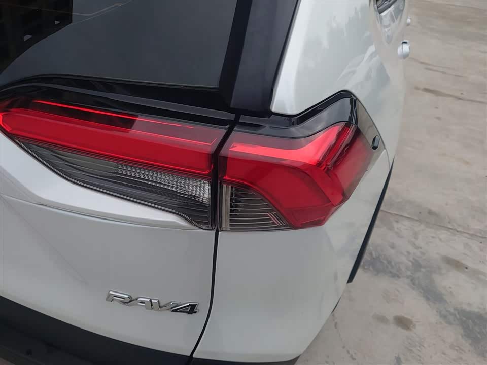 Toyota RAV4 Rongfang