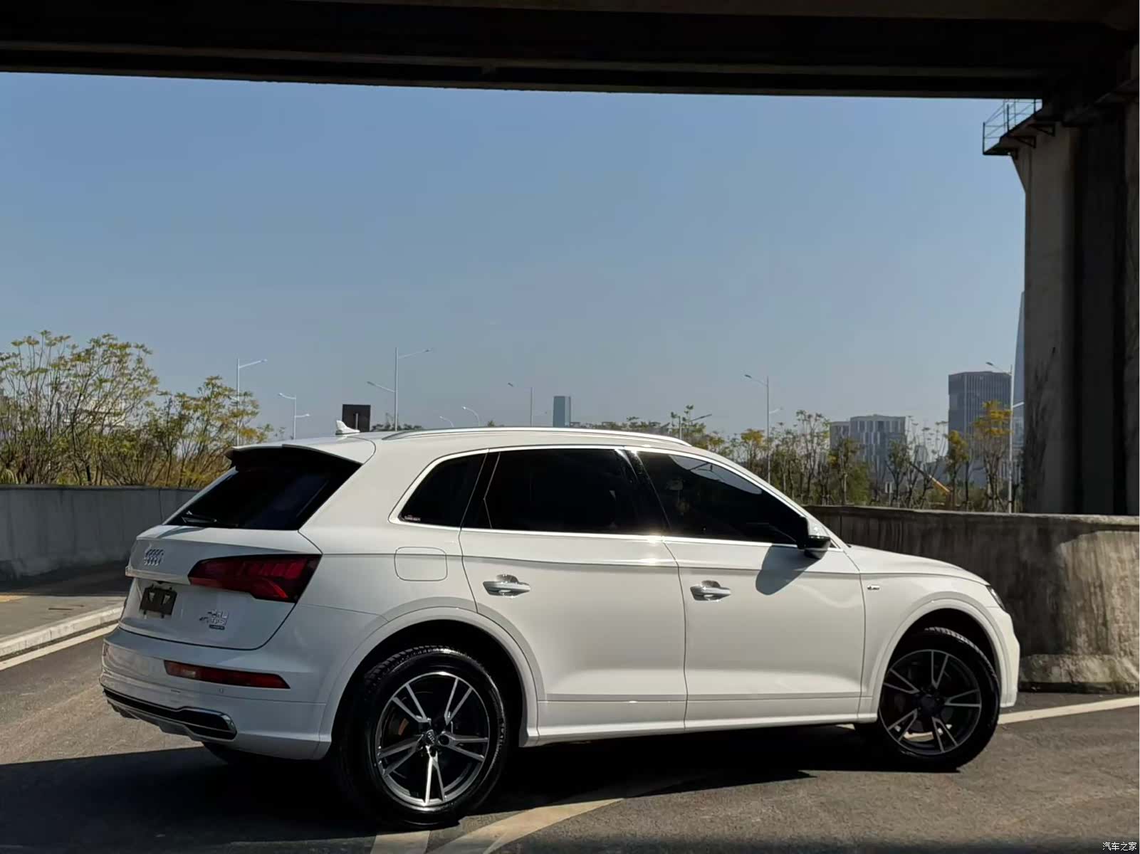 Audi Q5L, 2018 9