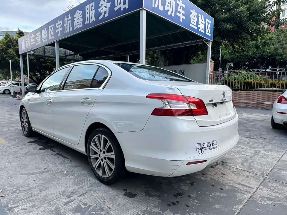 Peugeot 408