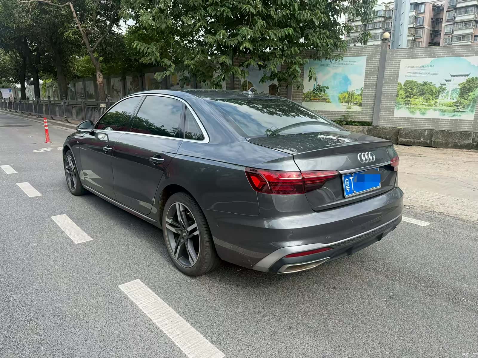 Audi A4L, 2021 все фото