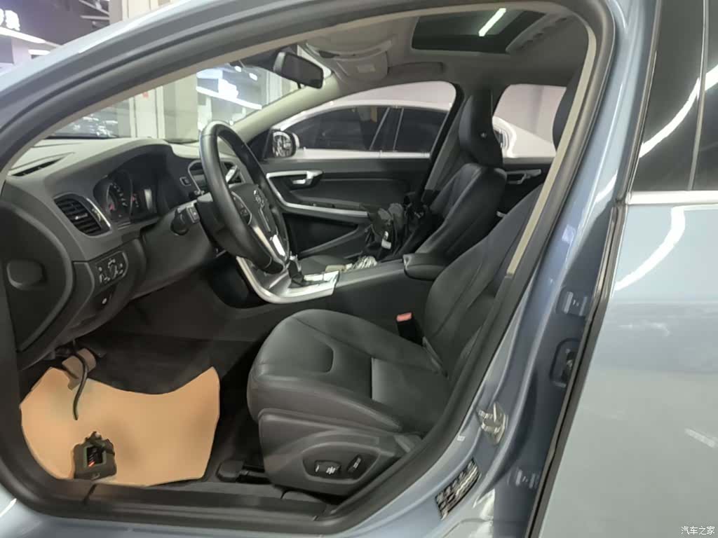 Volvo S60, 2017 15