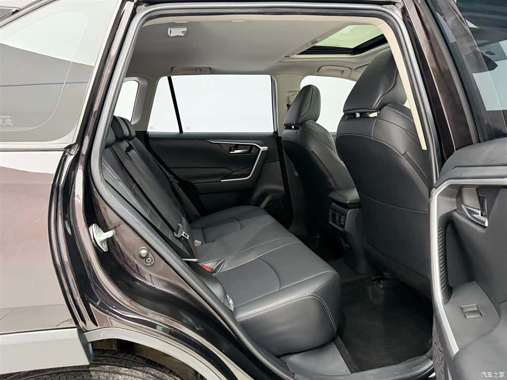 Toyota Wildlander, 2021 20