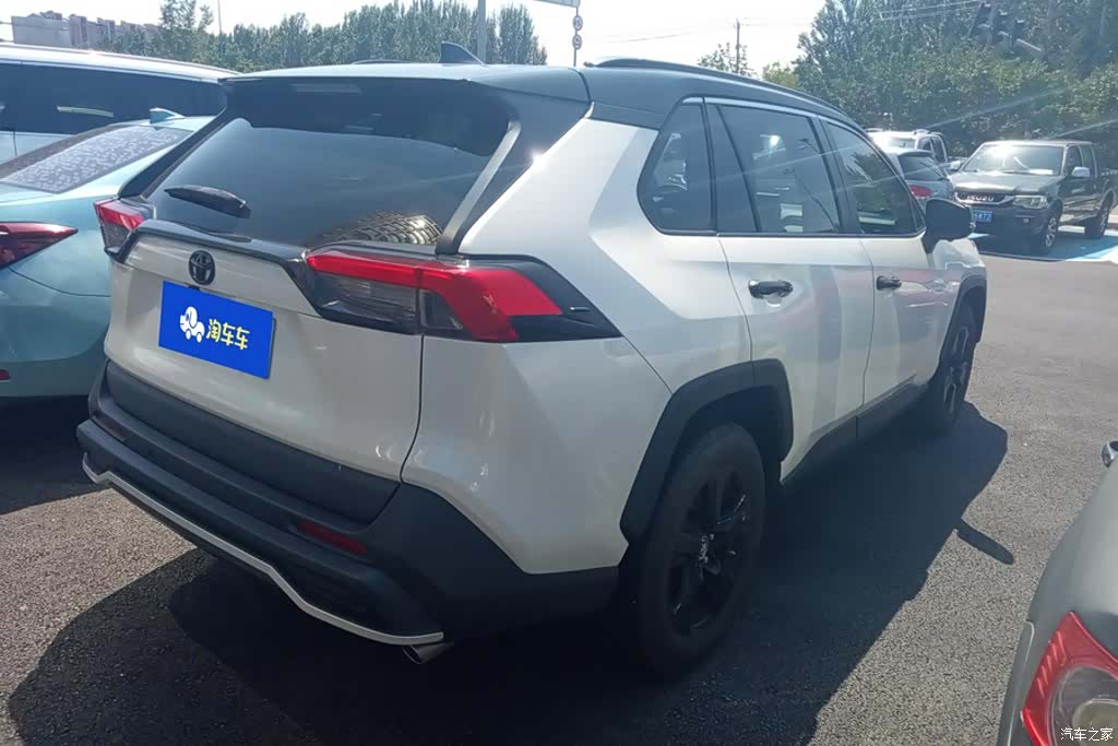 Toyota RAV4, 2020 3