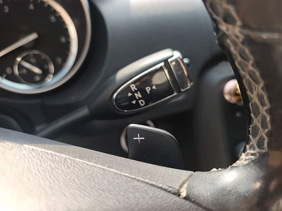 Mercedes-Benz R-class