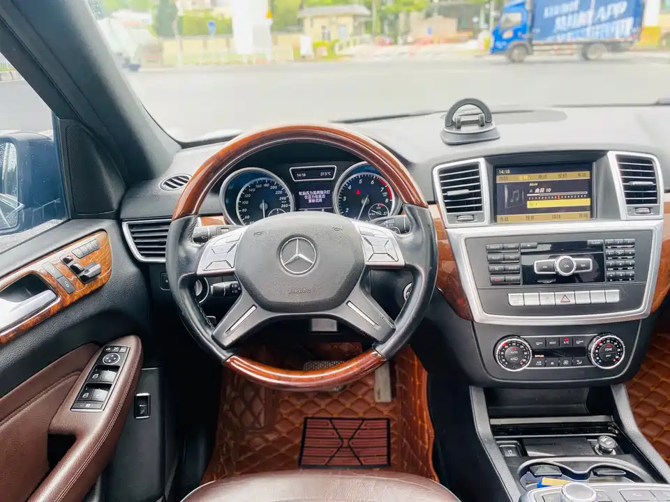 Mercedes-Benz M class