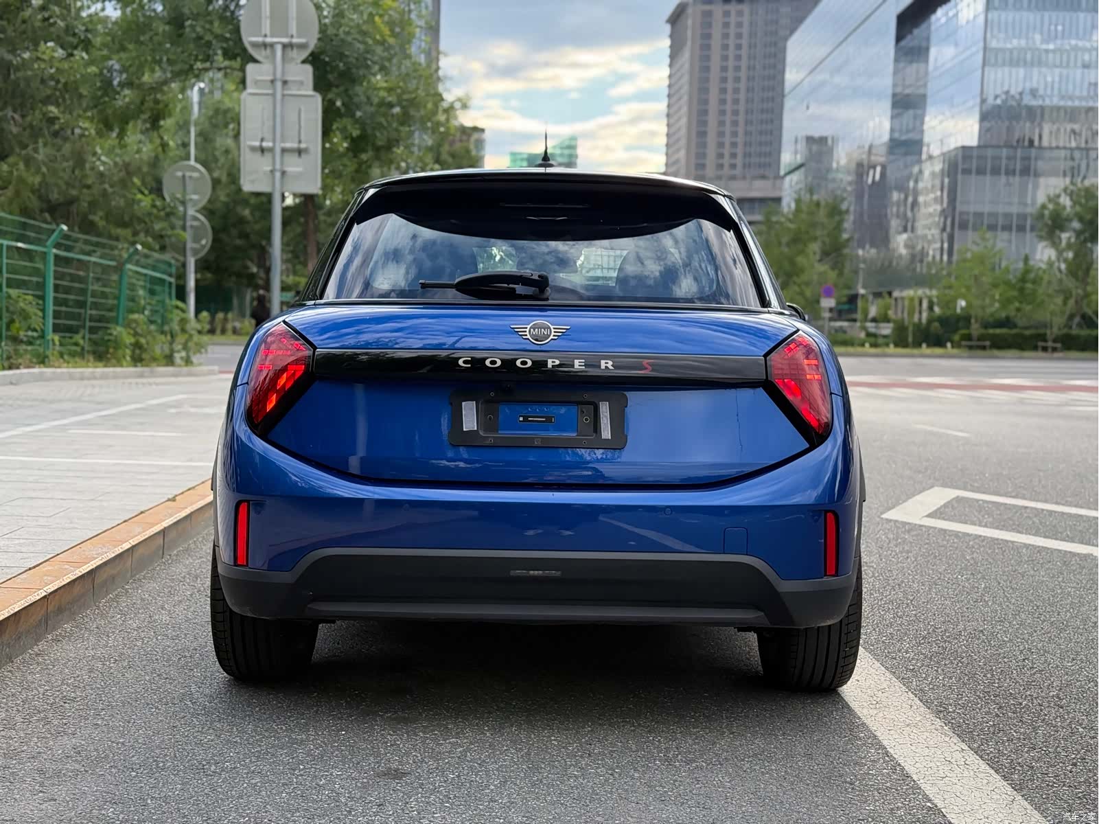 Mini Cooper, 2024 все фото