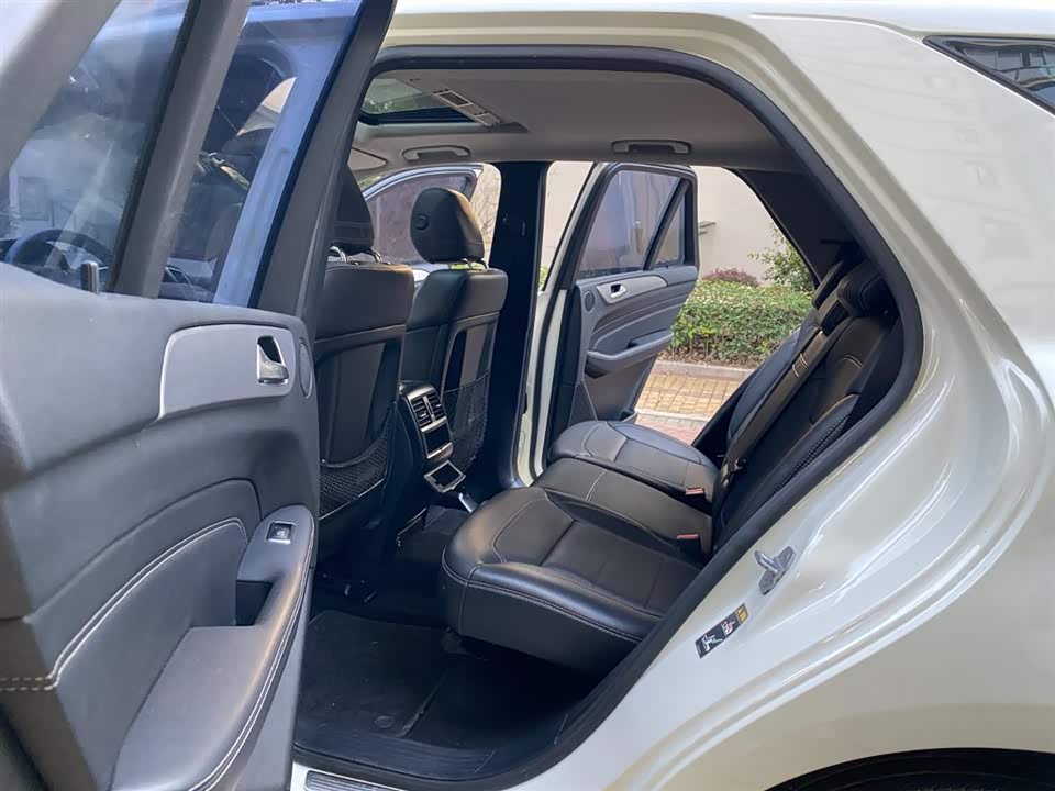 Mercedes-Benz M class