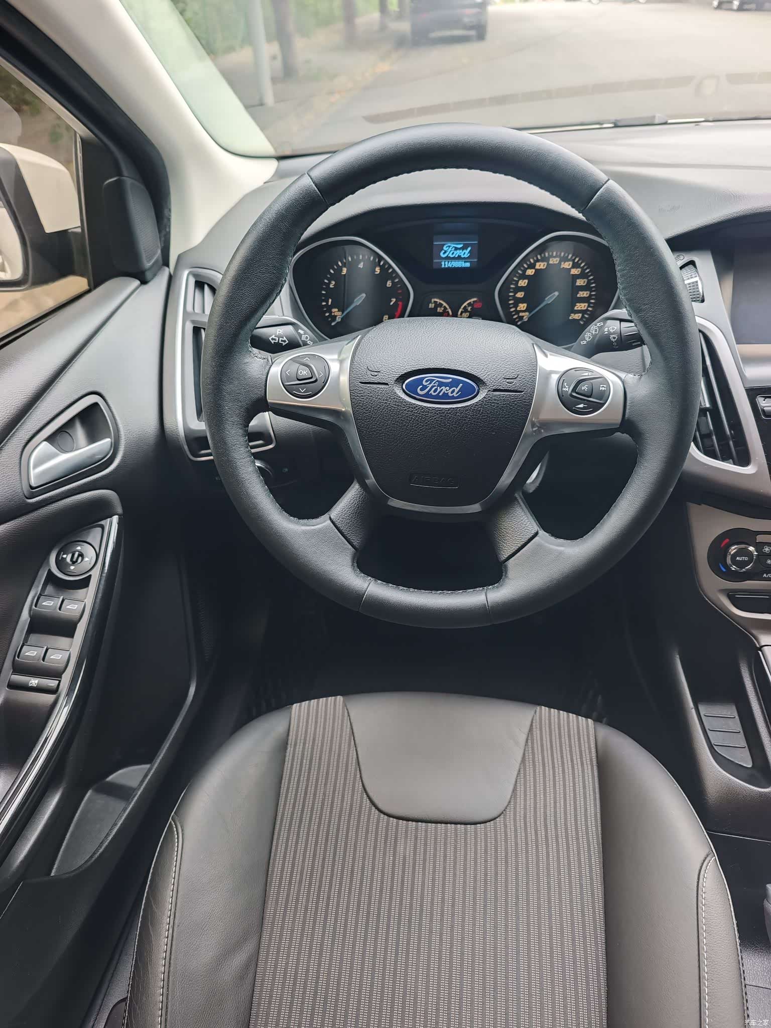 Ford Focus, 2015 10
