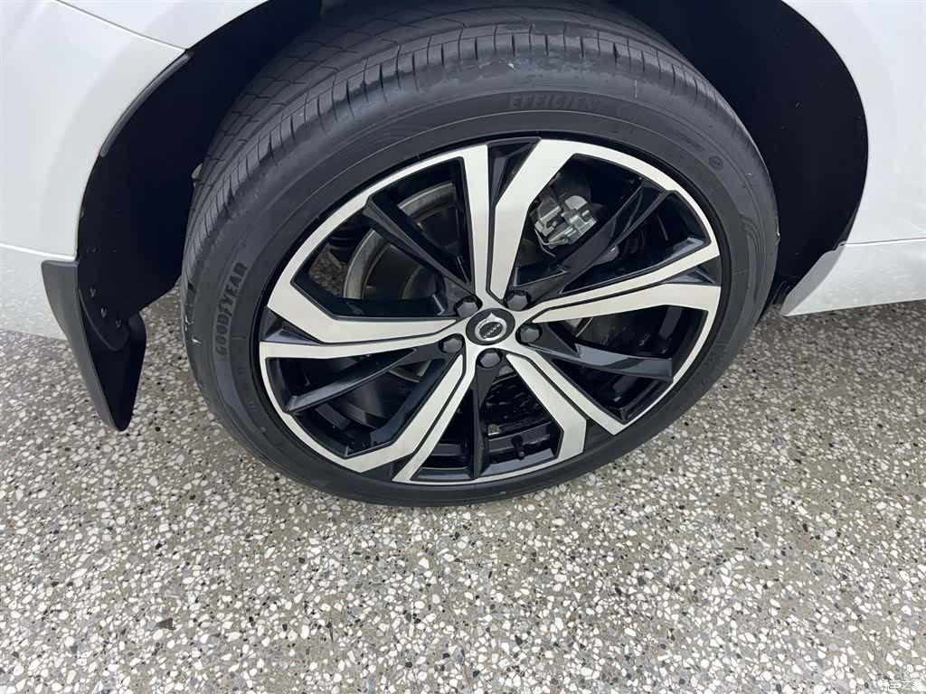 Volvo XC60, 2023 11