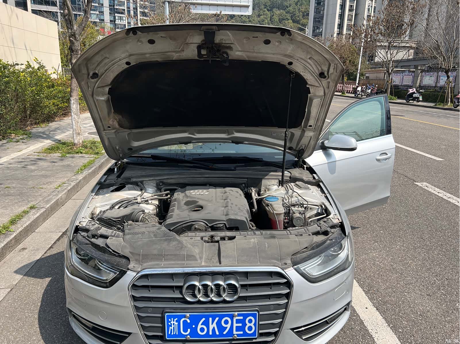 Audi A4L, 2013 28