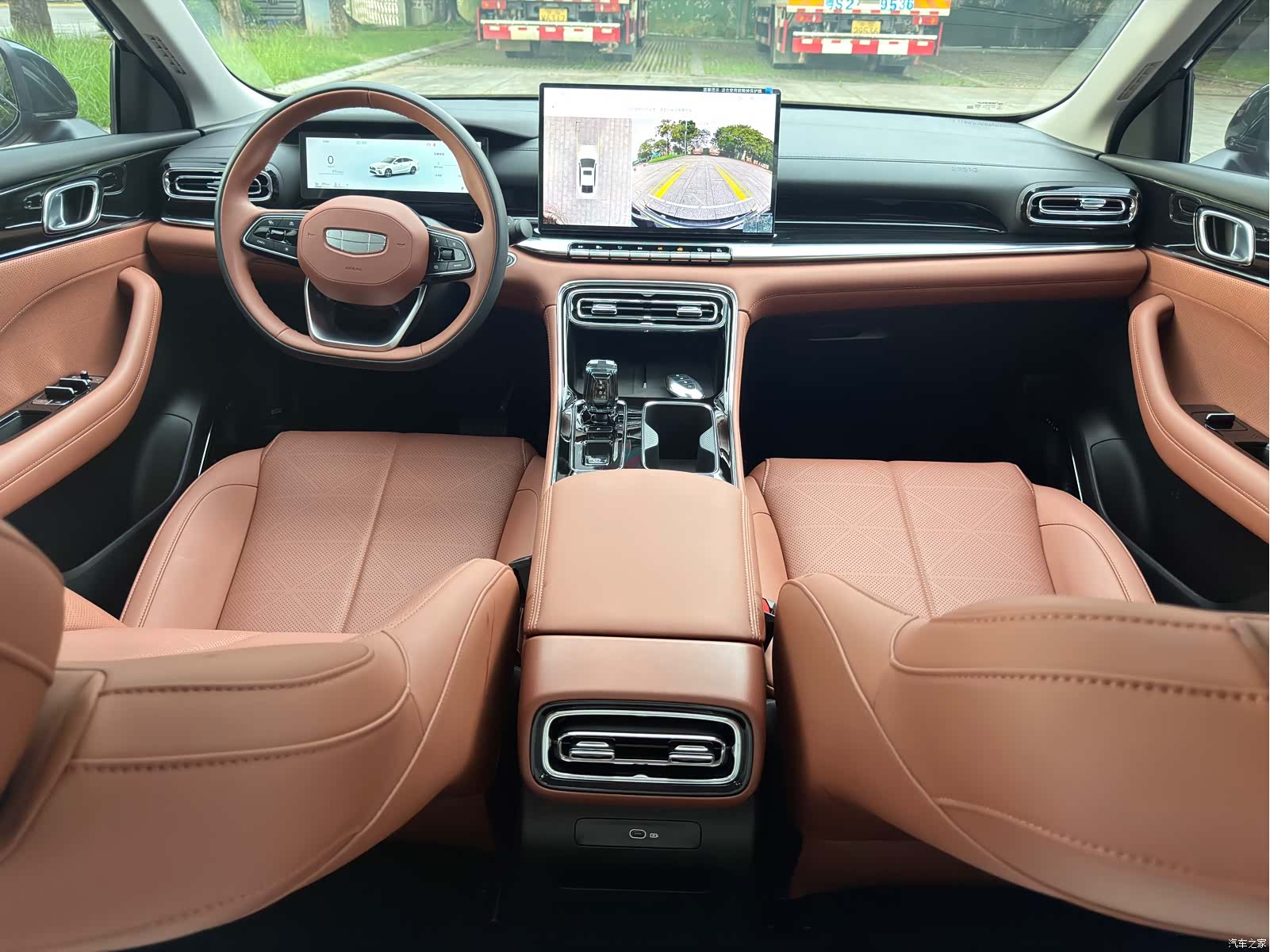 Geely Emgrand, 2025 13