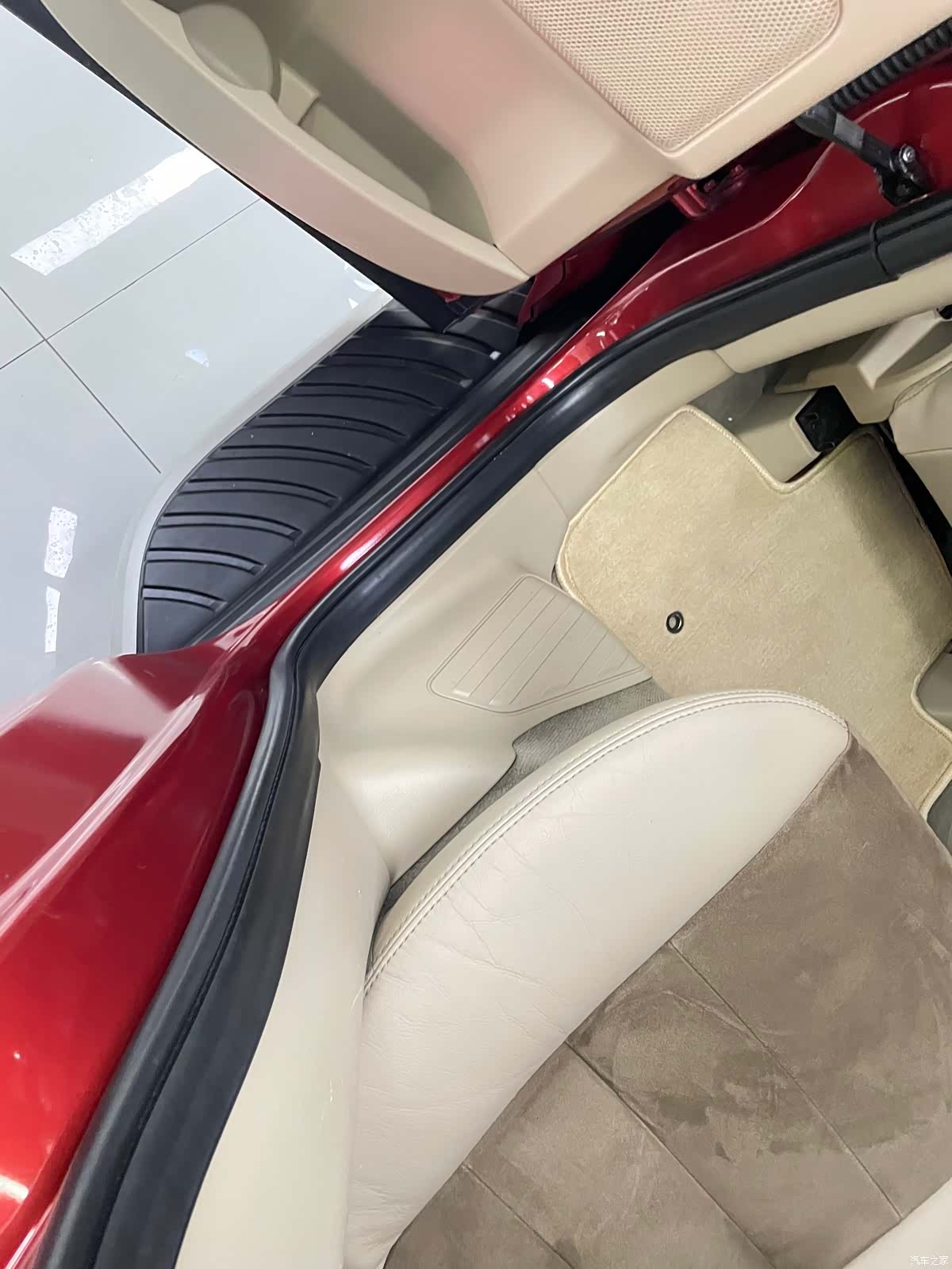 Land Rover 2, 2011 44