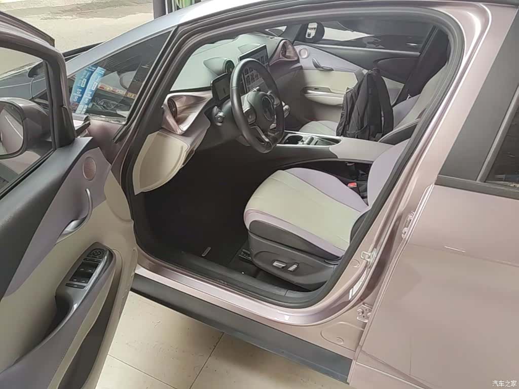 BYD Dolphin, 2022 16