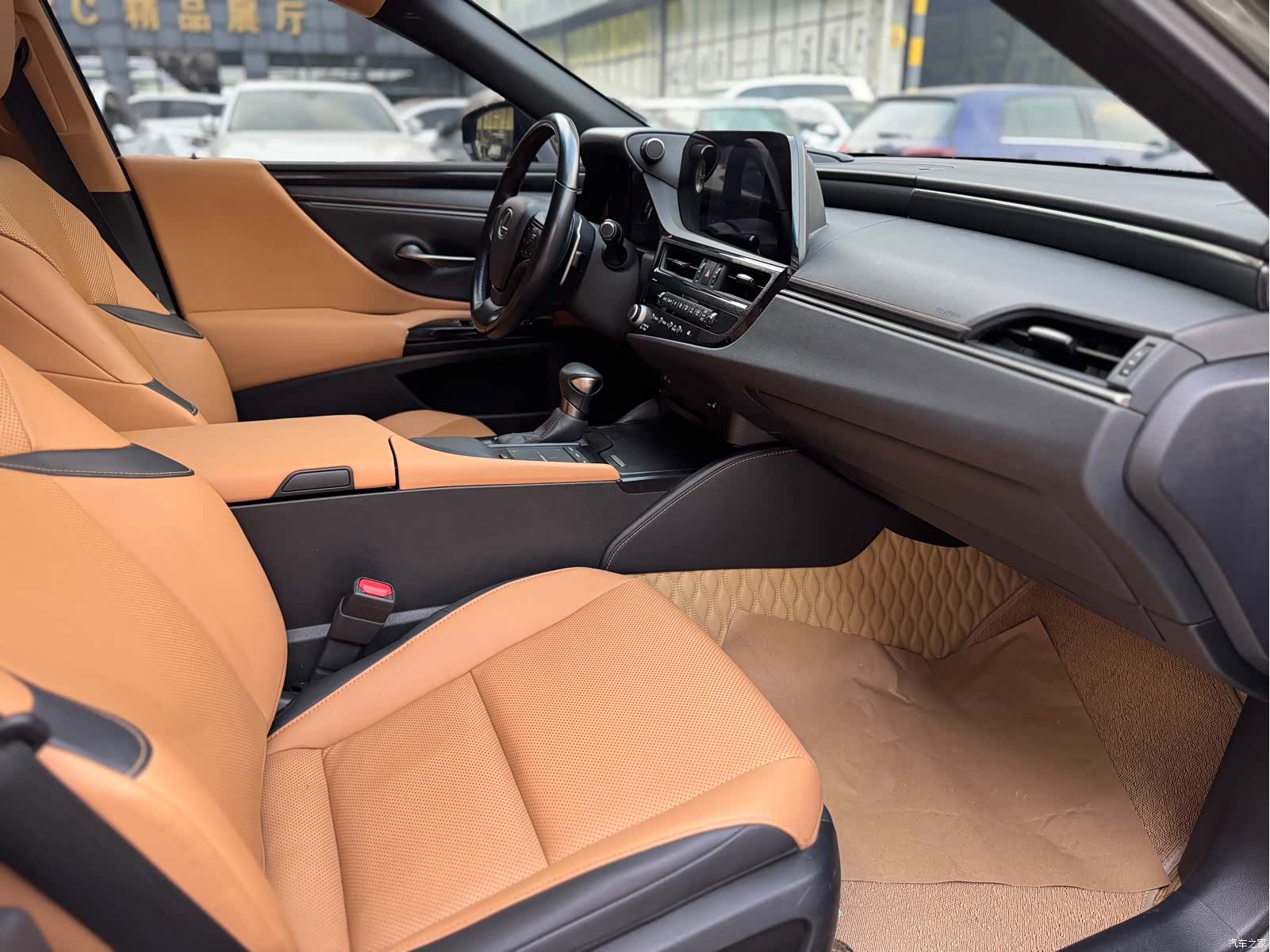 Lexus ES, 2022 15