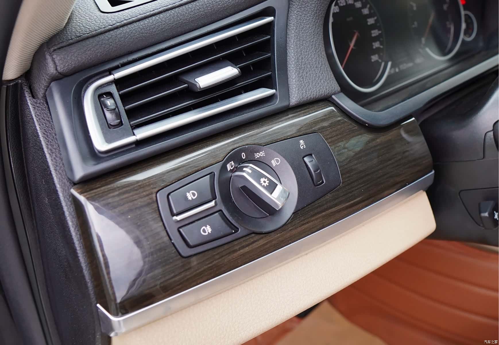BMW 7 Series, 2013 23