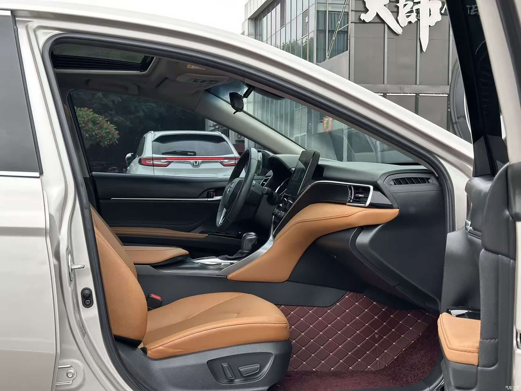 Toyota Camry, 2021 11